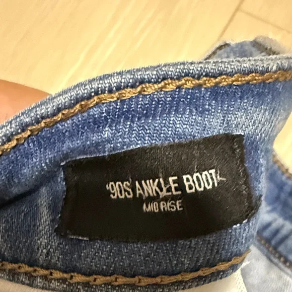 Express Light Blue 90’s Ankle Boot Mid Rise Jeans - Picture 4 of 11